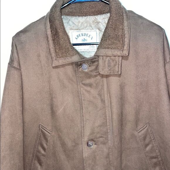 Classic Brown Pea Coat with Timeless Design - Picture 3 of 9